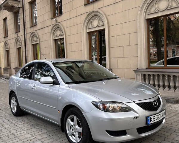 Серый Мазда 3, объемом двигателя 1.6 л и пробегом 290 тыс. км за 4350 $, фото 1 на Automoto.ua