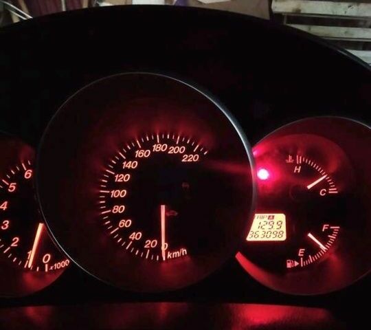 Сірий Мазда 3, об'ємом двигуна 1.6 л та пробігом 300 тис. км за 1900 $, фото 1 на Automoto.ua