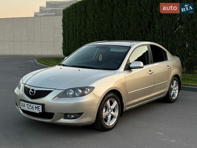 Серый Мазда 3, объемом двигателя 1.6 л и пробегом 250 тыс. км за 4400 $, фото 1 на Automoto.ua