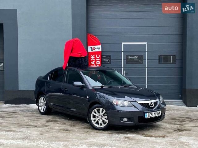 Сірий Мазда 3, об'ємом двигуна 2 л та пробігом 129 тис. км за 4699 $, фото 1 на Automoto.ua