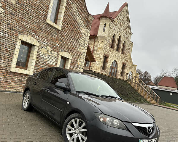 Серый Мазда 3, объемом двигателя 1.6 л и пробегом 310 тыс. км за 4400 $, фото 1 на Automoto.ua