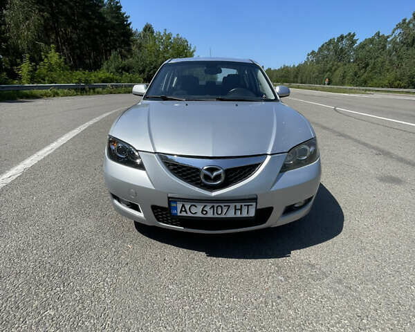 Серый Мазда 3, объемом двигателя 1.6 л и пробегом 175 тыс. км за 5000 $, фото 1 на Automoto.ua
