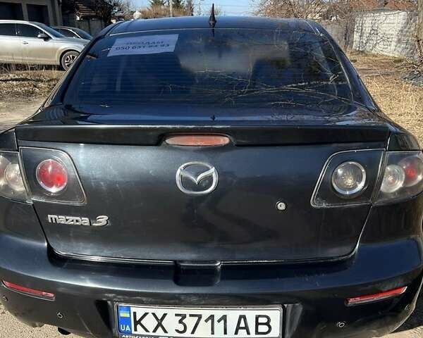 Серый Мазда 3, объемом двигателя 1.6 л и пробегом 300 тыс. км за 5300 $, фото 1 на Automoto.ua