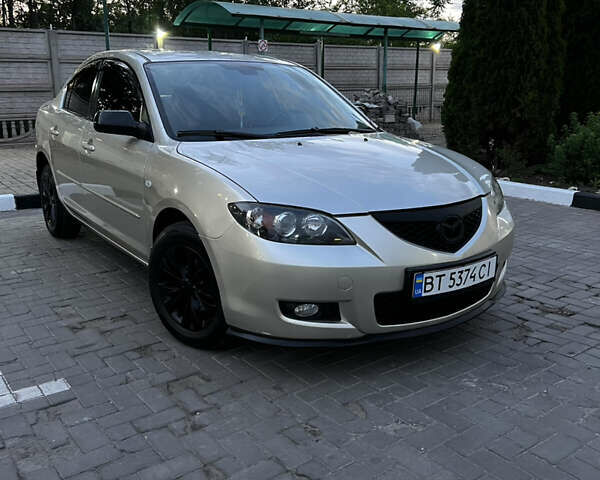 Серый Мазда 3, объемом двигателя 1.6 л и пробегом 260 тыс. км за 5400 $, фото 1 на Automoto.ua