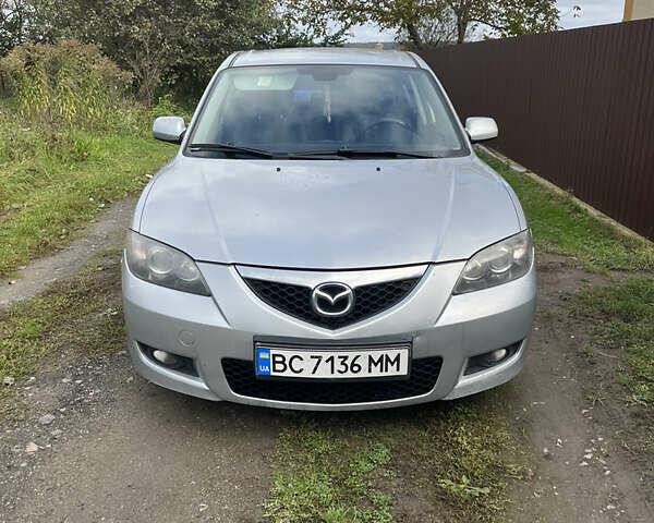 Серый Мазда 3, объемом двигателя 1.6 л и пробегом 305 тыс. км за 5500 $, фото 1 на Automoto.ua