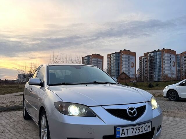 Серый Мазда 3, объемом двигателя 1.6 л и пробегом 327 тыс. км за 4700 $, фото 1 на Automoto.ua