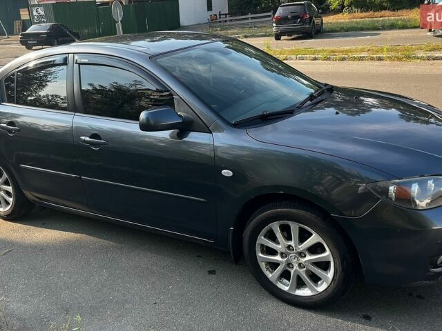Серый Мазда 3, объемом двигателя 1.6 л и пробегом 240 тыс. км за 5500 $, фото 1 на Automoto.ua