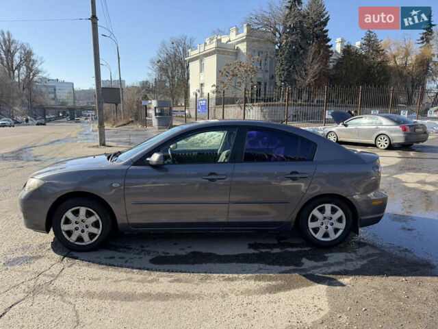 Сірий Мазда 3, об'ємом двигуна 1.6 л та пробігом 180 тис. км за 4850 $, фото 1 на Automoto.ua