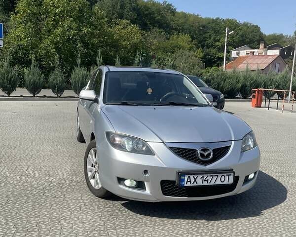 Серый Мазда 3, объемом двигателя 1.6 л и пробегом 250 тыс. км за 5800 $, фото 1 на Automoto.ua