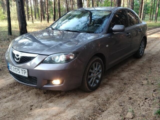 Серый Мазда 3, объемом двигателя 1.6 л и пробегом 320 тыс. км за 4900 $, фото 1 на Automoto.ua
