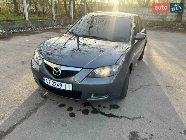 Мазда 3 2008 в Змиеве на Automoto.ua Серый Мазда 3, объемом двигателя 2 л и пробегом 290 тыс. км за 5700 $, фото 1 на Automoto.ua