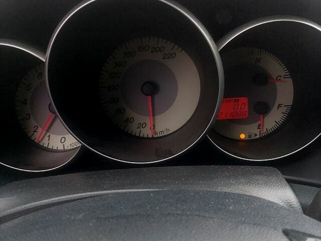 Серый Мазда 3, объемом двигателя 1.6 л и пробегом 20000 тыс. км за 4800 $, фото 1 на Automoto.ua