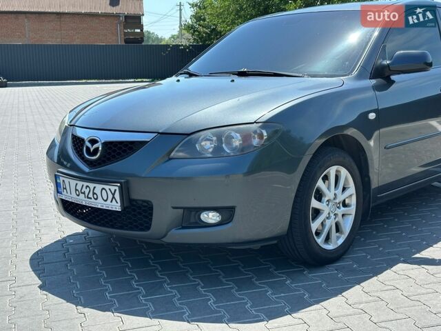 Сірий Мазда 3, об'ємом двигуна 1.6 л та пробігом 302 тис. км за 4999 $, фото 1 на Automoto.ua