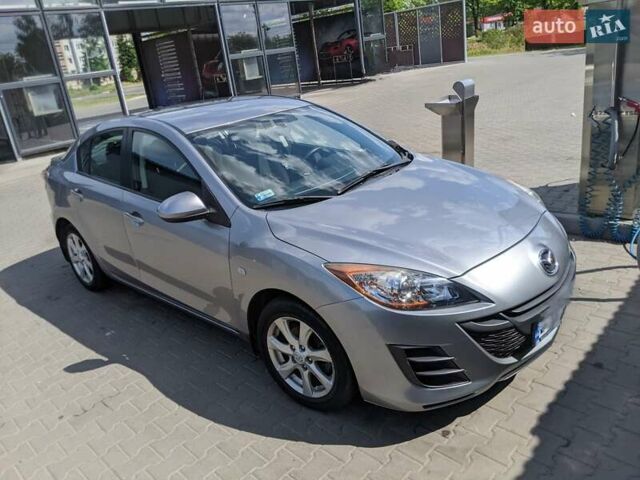 Серый Мазда 3, объемом двигателя 1.56 л и пробегом 189 тыс. км за 6400 $, фото 1 на Automoto.ua