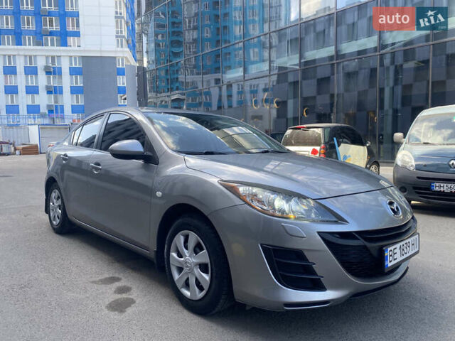 Серый Мазда 3, объемом двигателя 1.6 л и пробегом 205 тыс. км за 6750 $, фото 1 на Automoto.ua