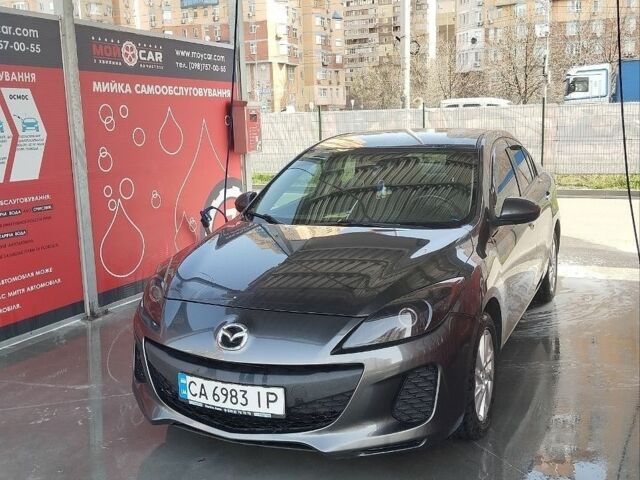 Сірий Мазда 3, об'ємом двигуна 2 л та пробігом 180 тис. км за 8200 $, фото 1 на Automoto.ua