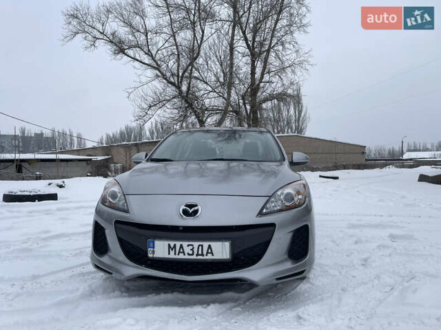 Серый Мазда 3, объемом двигателя 2 л и пробегом 227 тыс. км за 8100 $, фото 1 на Automoto.ua