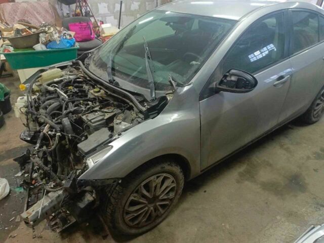 Сірий Мазда 3, об'ємом двигуна 2 л та пробігом 251 тис. км за 4500 $, фото 1 на Automoto.ua