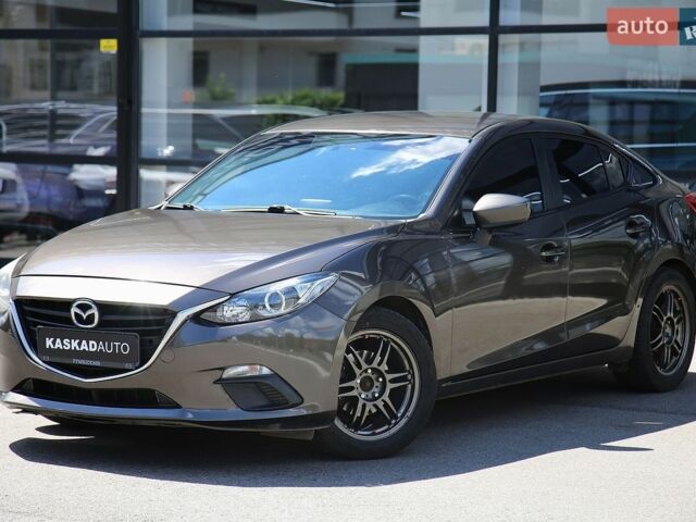 Серый Мазда 3, объемом двигателя 2 л и пробегом 257 тыс. км за 9500 $, фото 1 на Automoto.ua