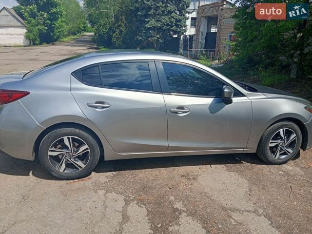 Сірий Мазда 3, об'ємом двигуна 2 л та пробігом 272 тис. км за 9600 $, фото 1 на Automoto.ua