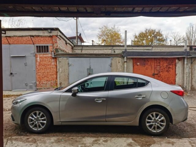 Серый Мазда 3, объемом двигателя 2 л и пробегом 186 тыс. км за 13000 $, фото 1 на Automoto.ua