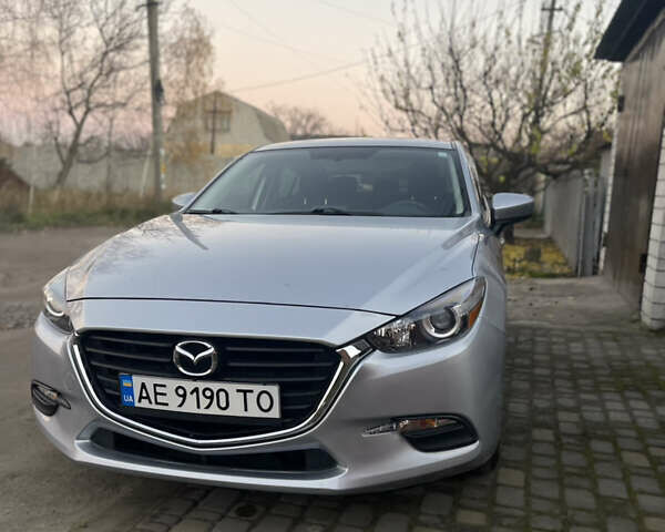 Серый Мазда 3, объемом двигателя 2 л и пробегом 141 тыс. км за 10700 $, фото 1 на Automoto.ua