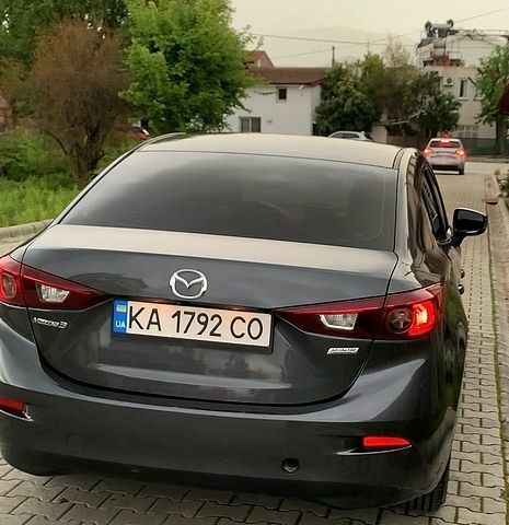 Сірий Мазда 3, об'ємом двигуна 2 л та пробігом 160 тис. км за 9000 $, фото 1 на Automoto.ua