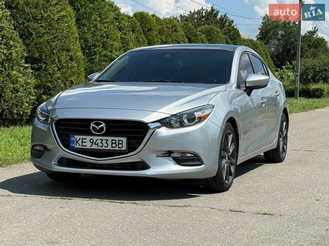 Серый Мазда 3, объемом двигателя 2 л и пробегом 145 тыс. км за 12000 $, фото 1 на Automoto.ua