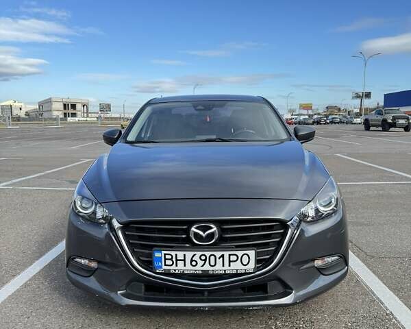Серый Мазда 3, объемом двигателя 0 л и пробегом 186 тыс. км за 12000 $, фото 1 на Automoto.ua
