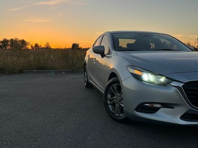 Серый Мазда 3, объемом двигателя 2 л и пробегом 138 тыс. км за 12400 $, фото 1 на Automoto.ua