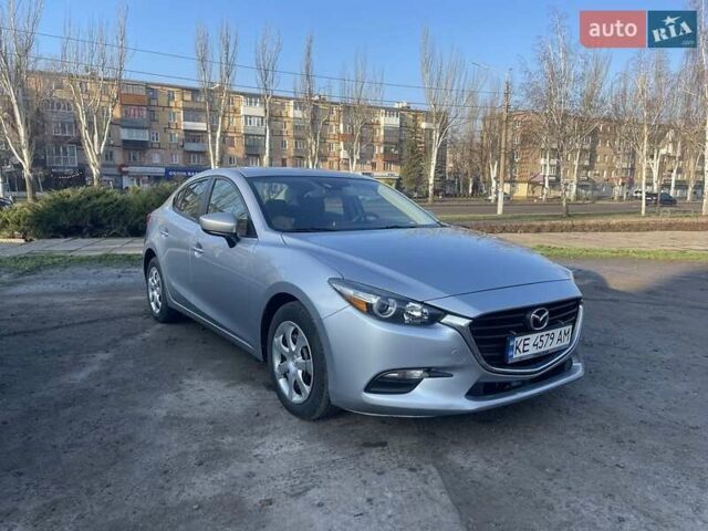 Серый Мазда 3, объемом двигателя 2 л и пробегом 170 тыс. км за 12300 $, фото 1 на Automoto.ua