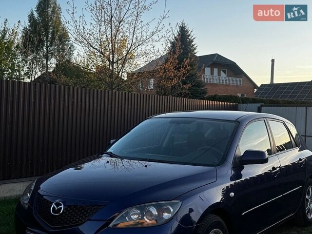 Синий Мазда 3, объемом двигателя 1.6 л и пробегом 312 тыс. км за 3900 $, фото 1 на Automoto.ua