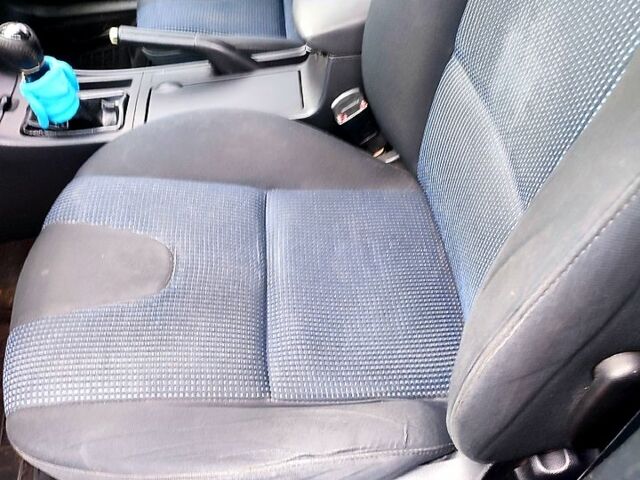 Синій Мазда 3, об'ємом двигуна 1.6 л та пробігом 370 тис. км за 3700 $, фото 1 на Automoto.ua