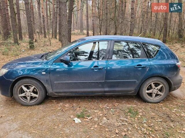 Синий Мазда 3, объемом двигателя 1.6 л и пробегом 303 тыс. км за 3700 $, фото 1 на Automoto.ua