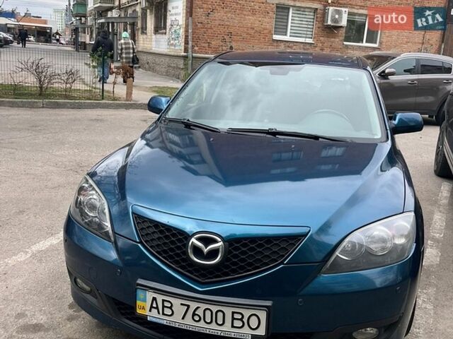 Синий Мазда 3, объемом двигателя 1.6 л и пробегом 150 тыс. км за 4500 $, фото 1 на Automoto.ua