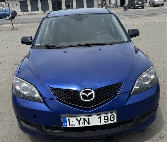 Синий Мазда 3, объемом двигателя 1.6 л и пробегом 420 тыс. км за 2399 $, фото 1 на Automoto.ua