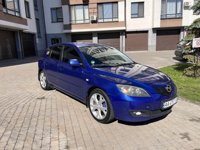 Синий Мазда 3, объемом двигателя 1.6 л и пробегом 300 тыс. км за 5500 $, фото 1 на Automoto.ua