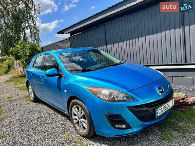 Синій Мазда 3, об'ємом двигуна 1.56 л та пробігом 300 тис. км за 6100 $, фото 1 на Automoto.ua