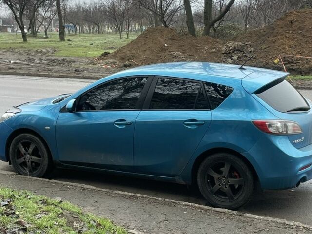 Синій Мазда 3, об'ємом двигуна 2.2 л та пробігом 180 тис. км за 8000 $, фото 1 на Automoto.ua