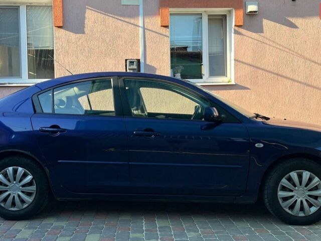 Синий Мазда 3, объемом двигателя 1.6 л и пробегом 230 тыс. км за 4000 $, фото 1 на Automoto.ua