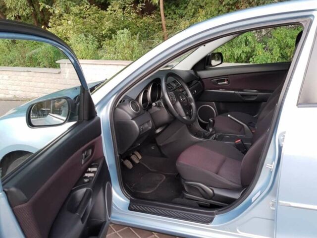 Синий Мазда 3, объемом двигателя 1.6 л и пробегом 125 тыс. км за 5800 $, фото 1 на Automoto.ua
