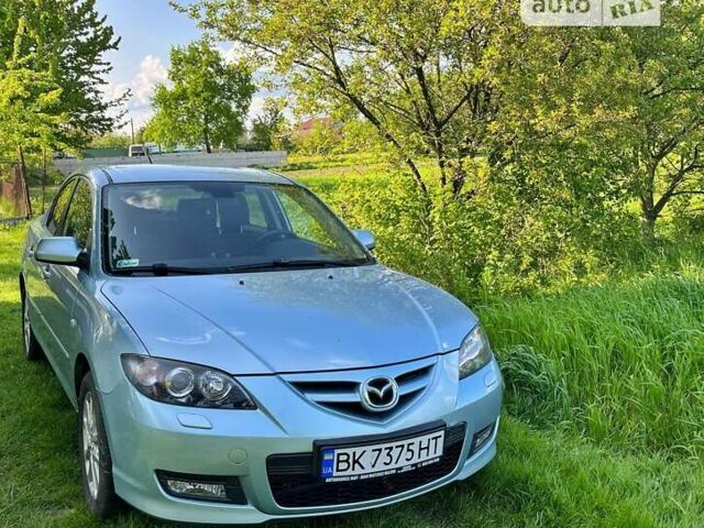 Синий Мазда 3, объемом двигателя 1.6 л и пробегом 275 тыс. км за 5600 $, фото 1 на Automoto.ua