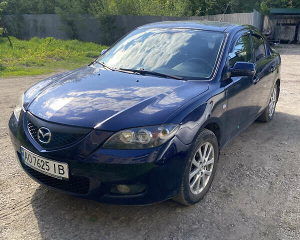 Синий Мазда 3, объемом двигателя 1.6 л и пробегом 210 тыс. км за 4000 $, фото 1 на Automoto.ua
