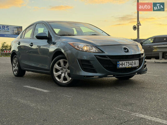 Синий Мазда 3, объемом двигателя 2 л и пробегом 111 тыс. км за 5600 $, фото 1 на Automoto.ua