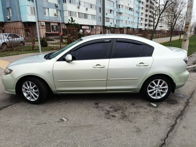 Зеленый Мазда 3, объемом двигателя 1.6 л и пробегом 230 тыс. км за 5700 $, фото 1 на Automoto.ua