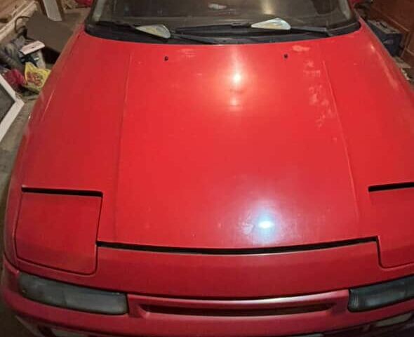 Красный Мазда 323, объемом двигателя 1.8 л и пробегом 150 тыс. км за 750 $, фото 1 на Automoto.ua