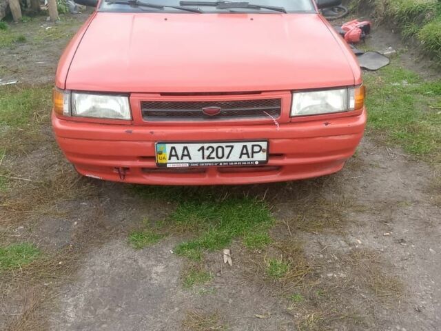 Красный Мазда 323, объемом двигателя 2 л и пробегом 4 тыс. км за 904 $, фото 1 на Automoto.ua