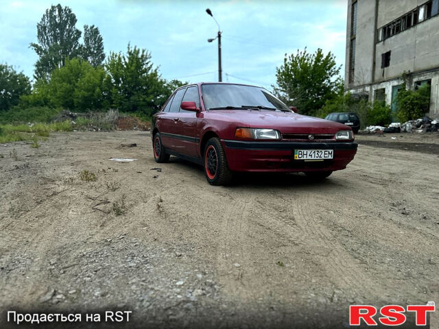 Червоний Мазда 323, об'ємом двигуна 1.6 л та пробігом 337 тис. км за 1300 $, фото 1 на Automoto.ua