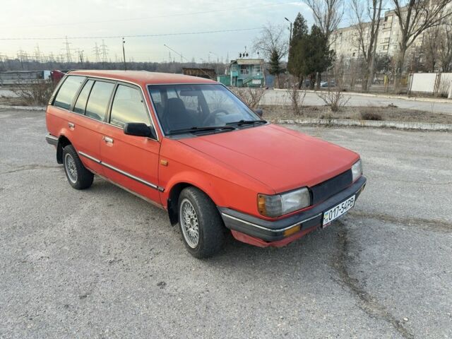 Красный Мазда 323, объемом двигателя 0 л и пробегом 350 тыс. км за 800 $, фото 1 на Automoto.ua