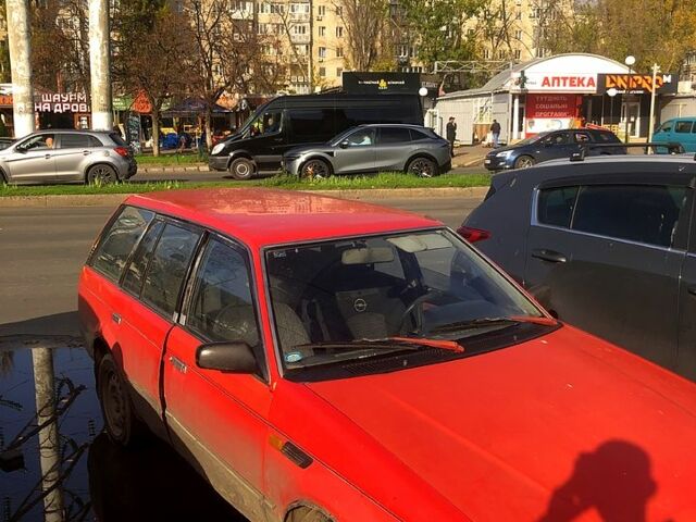 Червоний Мазда 323, об'ємом двигуна 2 л та пробігом 0 тис. км за 550 $, фото 1 на Automoto.ua